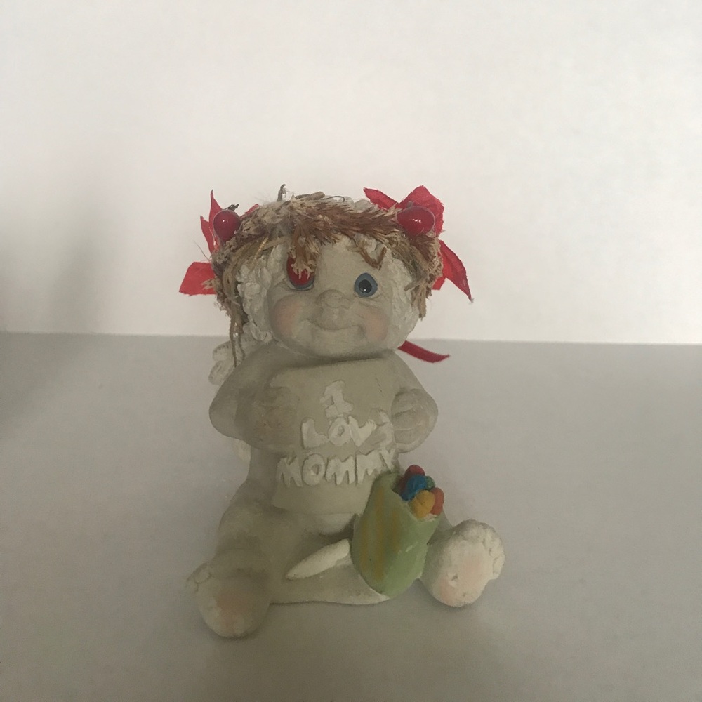 Dreamsicles "I love mommy" figure